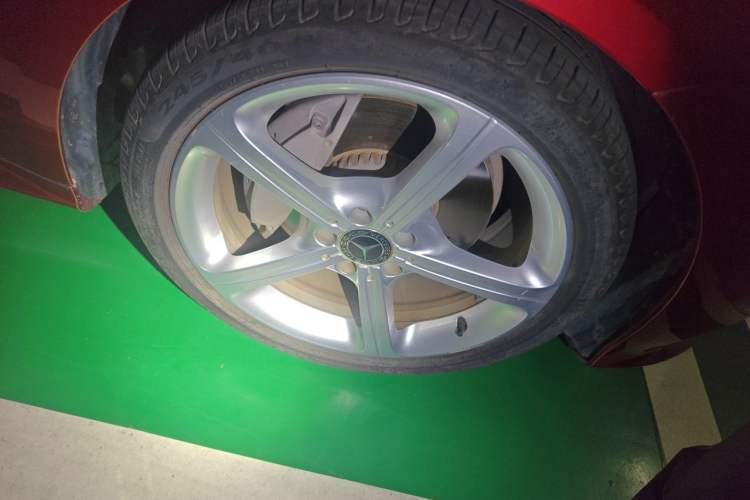 Used Mercedes-Benz CLS 2018 CLS 300 Dynamic Edition Right Front Wheel Hub