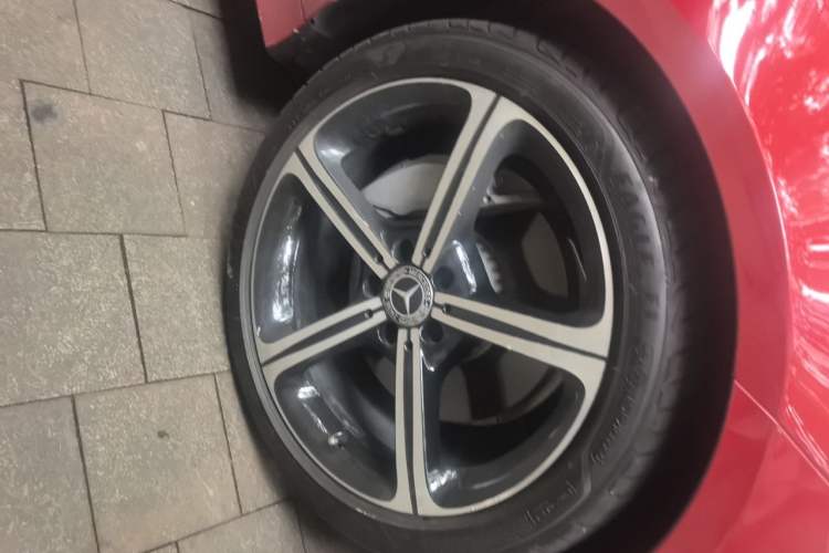 Used Mercedes-Benz CLS 2018 CLS 350 4MATIC Right Front Wheel Hub