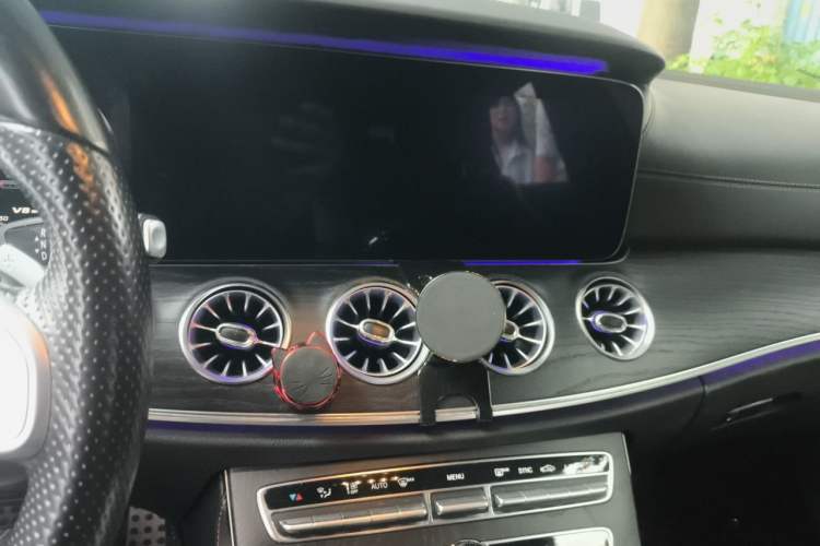 Used Mercedes-Benz CLS 2018 CLS 350 4MATIC Avantgarde Special Edition Audio And AC Panel