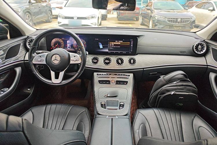 Used Mercedes-Benz CLS 2018 CLS 300 Dynamic Edition Center Console