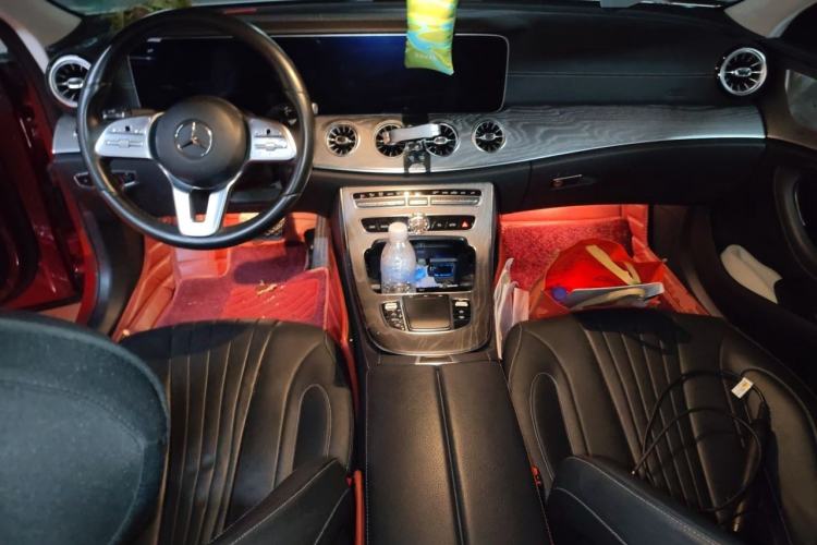 Used Mercedes-Benz CLS 2018 CLS 300 Luxury Model Center Console