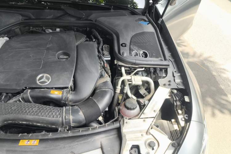Used Mercedes-Benz CLS 2018 CLS 350 4MATIC Avantgarde Special Edition Engine Bay Left