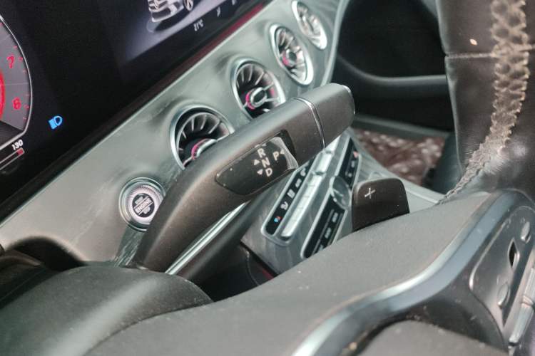 Used Mercedes-Benz CLS 2018 CLS 300 Dynamic Edition Gear Lever