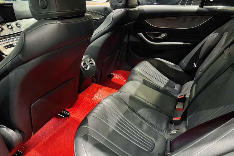 Used Mercedes-Benz CLS 2018 CLS 300 Dynamic Edition Interior 2