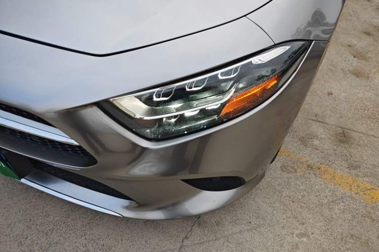 Used Mercedes-Benz CLS 2018 CLS 300 Dynamic Edition Left Front Headlight