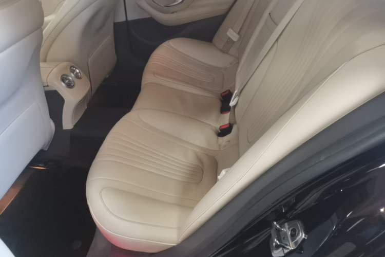 Used Mercedes-Benz CLS 2018 CLS 300 Dynamic Edition Left Rear Seat