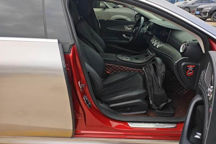 Used Mercedes-Benz CLS 2018 CLS 300 Dynamic Edition Right Front Seat