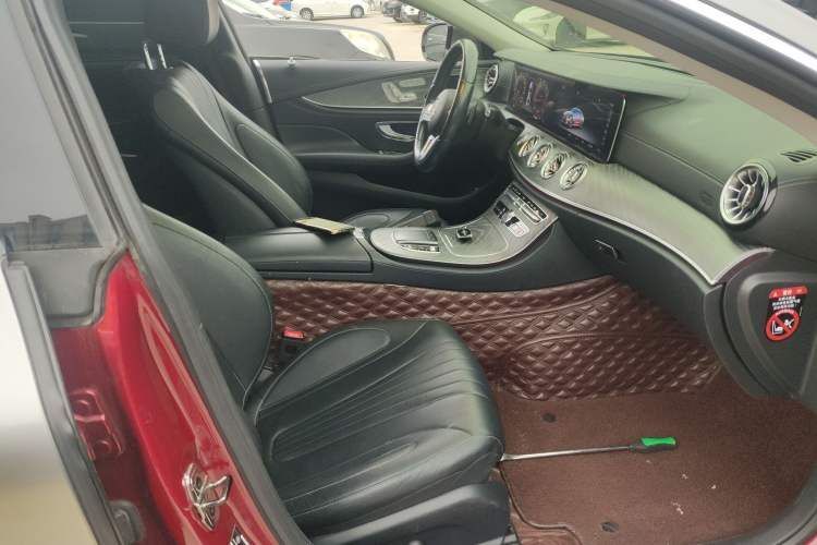 Used Mercedes-Benz CLS 2018 CLS 300 Dynamic Edition Right Front Seat