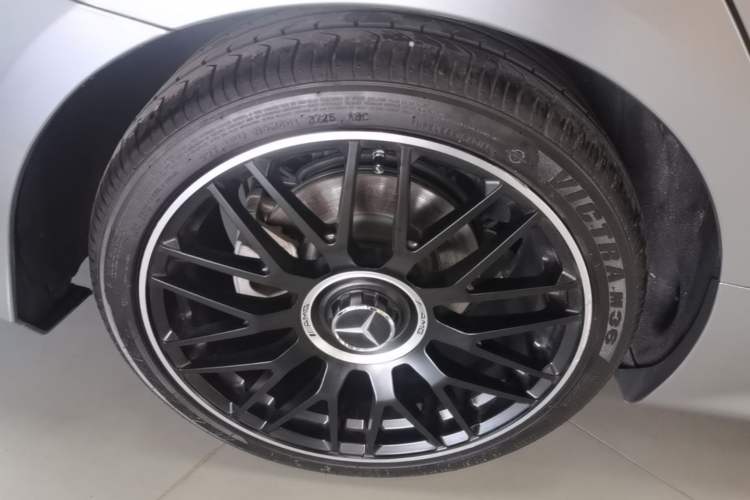 Used Mercedes-Benz CLS 2018 CLS 300 Dynamic Edition Right Rear Wheel Hub