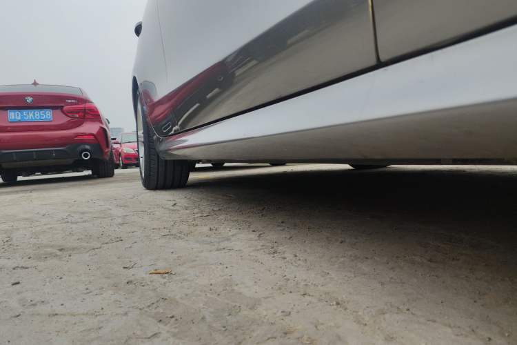 Used Mercedes-Benz CLS 2018 CLS 300 Dynamic Edition Right Side Sill