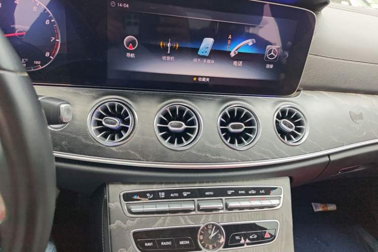 Used Mercedes-Benz CLS 2018 CLS 300 Dynamic Edition Audio And AC Panel