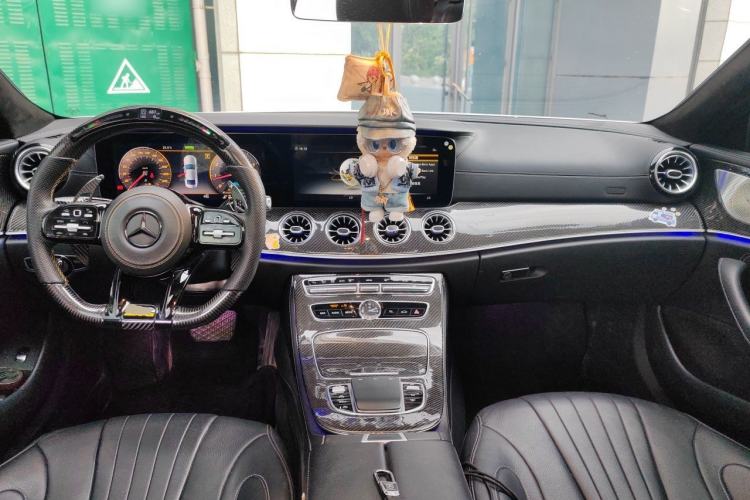 Used Mercedes-Benz CLS 2018 CLS 350 4MATIC Center Console