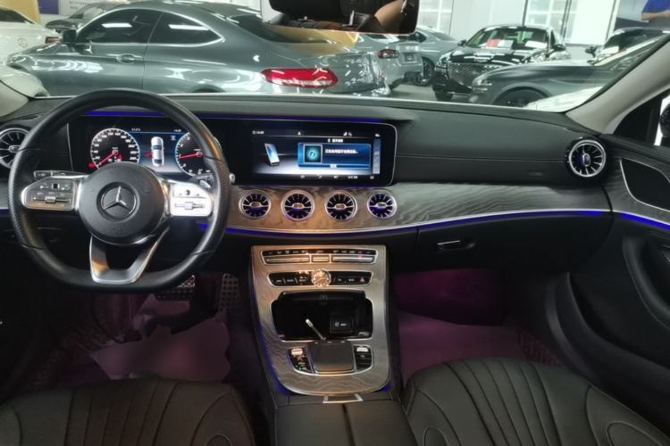 Used Mercedes-Benz CLS 2018 CLS 300 Dynamic Edition Center Console
