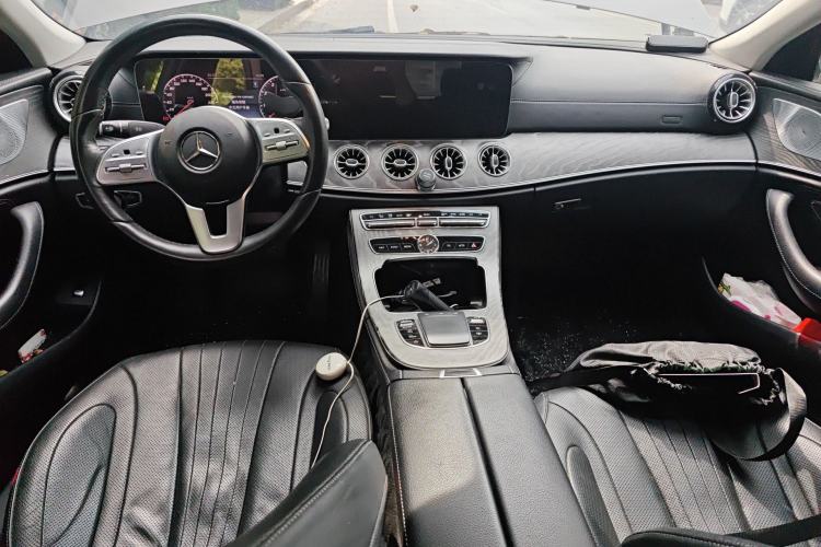 Used Mercedes-Benz CLS 2018 CLS 300 Luxury Model Center Console
