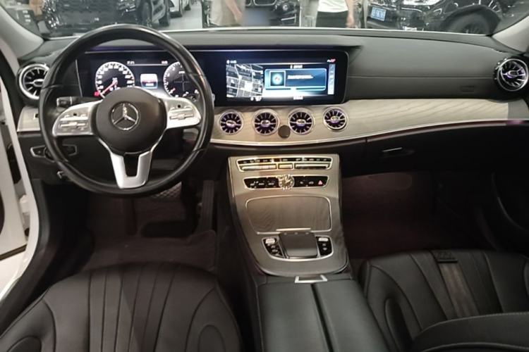 Used Mercedes-Benz CLS 2018 CLS 350 4MATIC Center Console