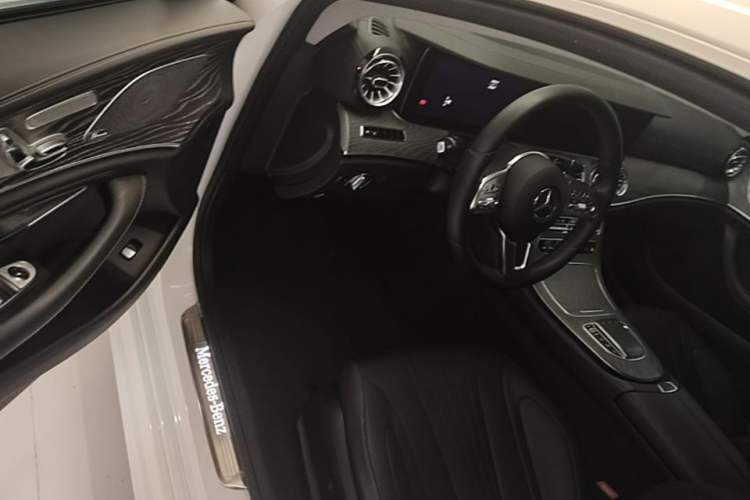 Used Mercedes-Benz CLS 2018 CLS 350 4MATIC Driver Seat