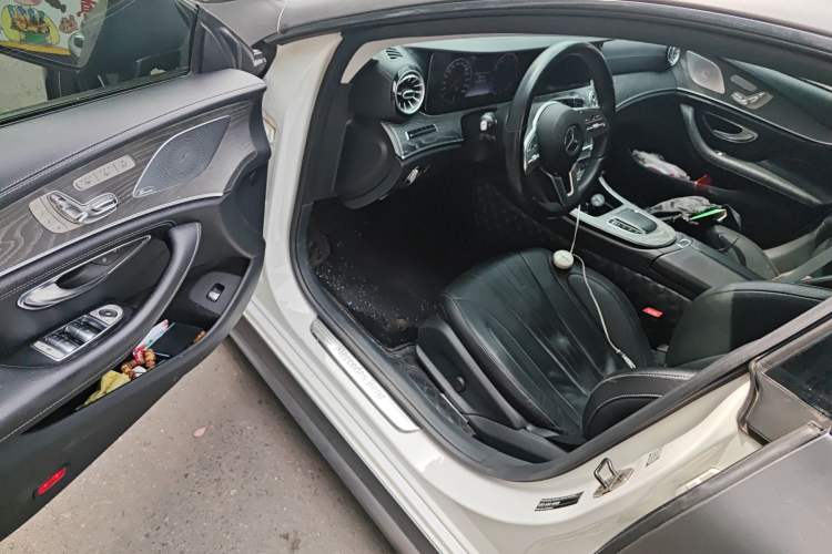 Used Mercedes-Benz CLS 2018 CLS 300 Luxury Model Driver Seat