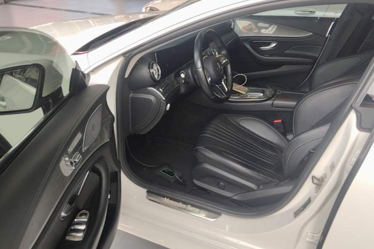 Used Mercedes-Benz CLS 2018 CLS 350 4MATIC Driver Seat