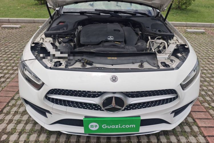 Used Mercedes-Benz CLS 2018 CLS 300 Dynamic Edition Engine Bay