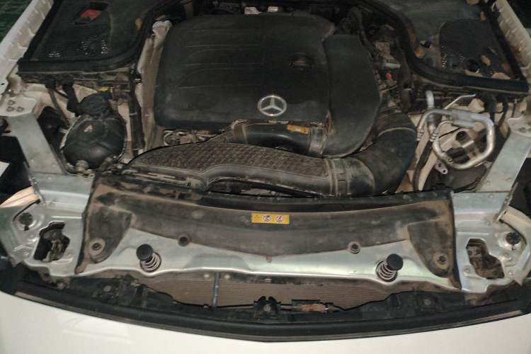 Used Mercedes-Benz CLS 2018 CLS 300 Luxury Model Engine Bay