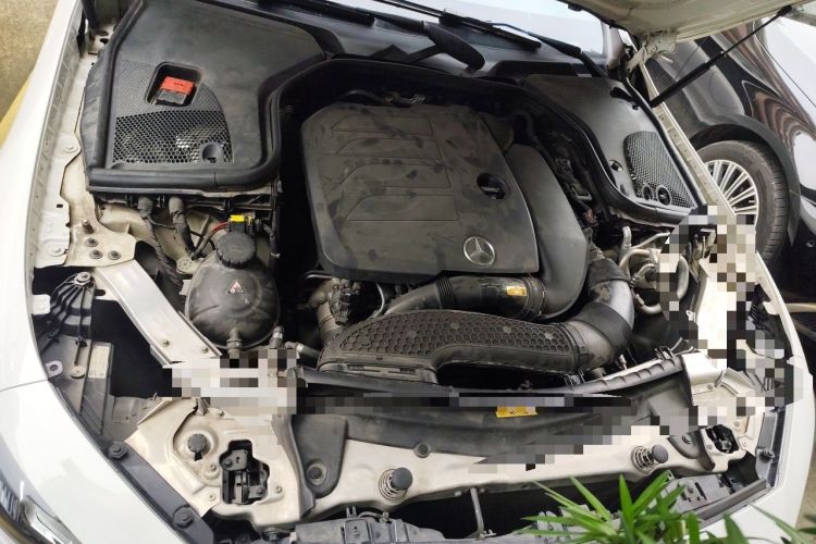 Used Mercedes-Benz CLS 2018 CLS 300 Luxury Model Engine Bay