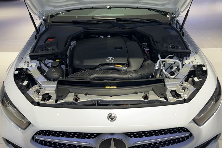 Used Mercedes-Benz CLS 2018 CLS 300 Dynamic Edition Engine Bay