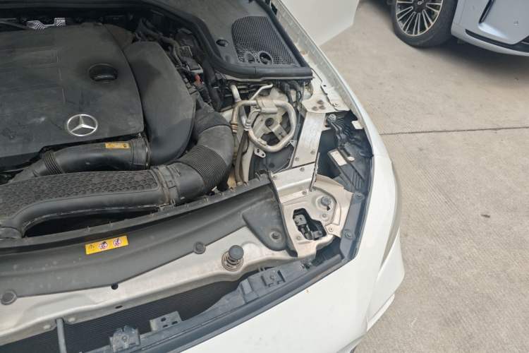 Used Mercedes-Benz CLS 2018 CLS 300 Dynamic Edition Engine Bay Left