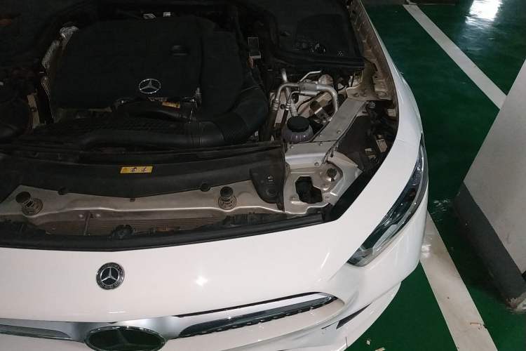 Used Mercedes-Benz CLS 2018 CLS 350 4MATIC Engine Bay Left