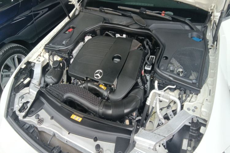 Used Mercedes-Benz CLS 2018 CLS 300 Luxury Model Engine Bay