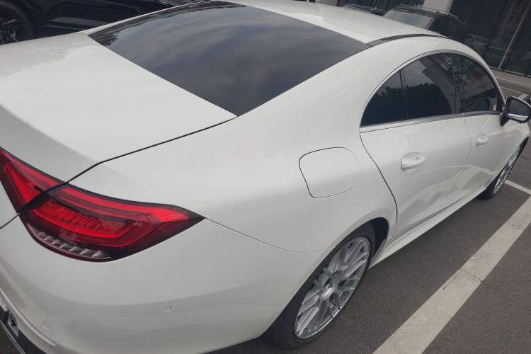 Used Mercedes-Benz CLS 2018 CLS 300 Dynamic Edition Exterior 5
