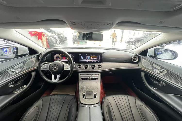 Used Mercedes-Benz CLS 2018 CLS 300 Luxury Model Exterior 6
