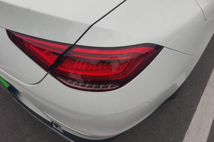 Used Mercedes-Benz CLS 2018 CLS 300 Dynamic Edition Exterior 6