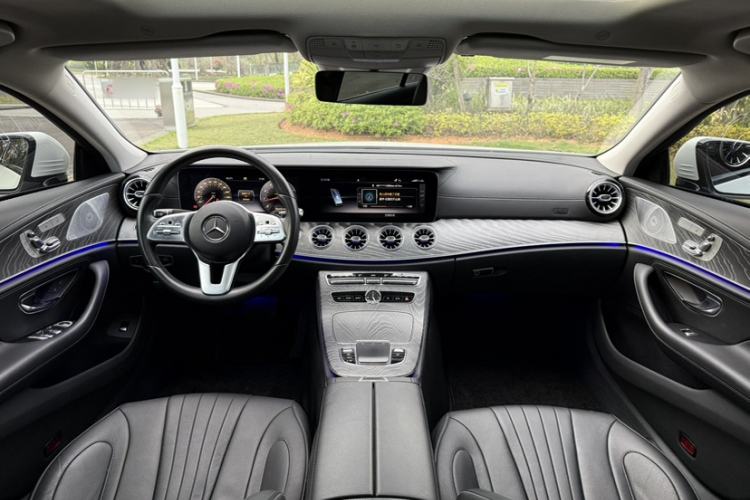 Used Mercedes-Benz CLS 2018 CLS 300 Dynamic Edition Exterior 6