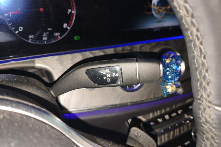 Used Mercedes-Benz CLS 2018 CLS 300 Luxury Model Gear Lever