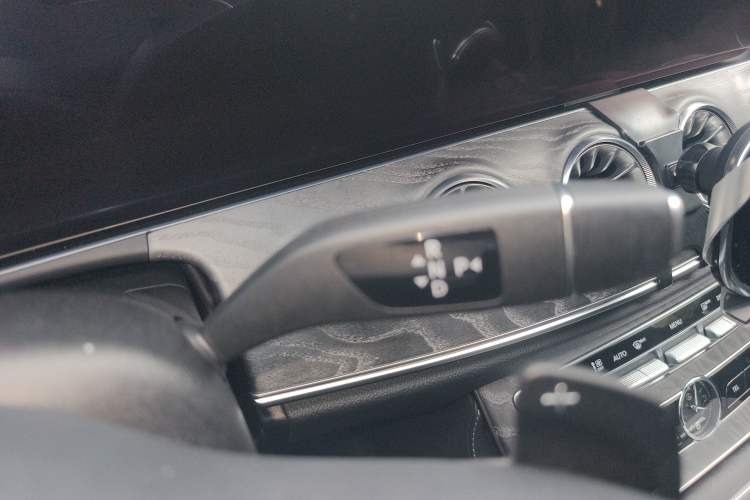 Used Mercedes-Benz CLS 2018 CLS 300 Dynamic Edition Gear Lever