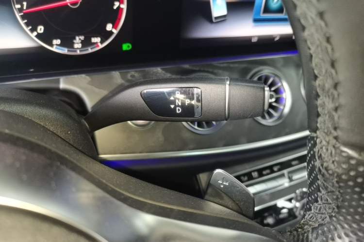 Used Mercedes-Benz CLS 2018 CLS 300 Dynamic Edition Gear Lever