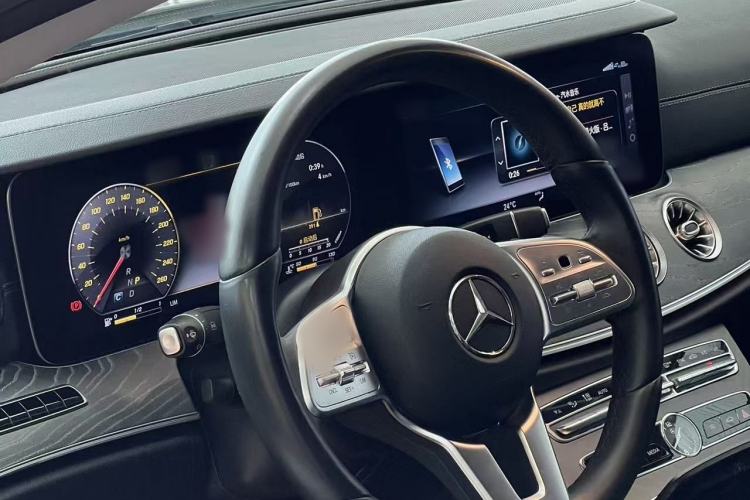 Used Mercedes-Benz CLS 2018 CLS 300 Luxury Model Interior 1