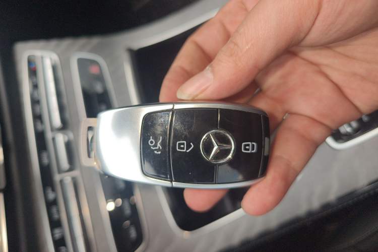 Used Mercedes-Benz CLS 2018 CLS 300 Dynamic Edition Interior 1