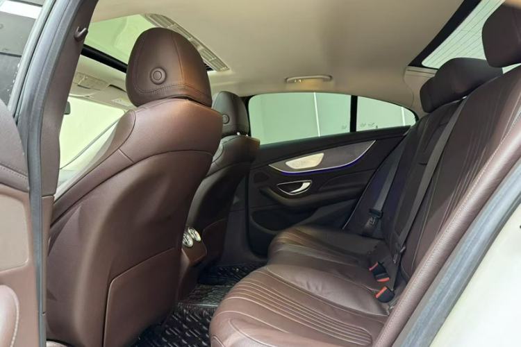 Used Mercedes-Benz CLS 2018 CLS 300 Luxury Model Interior 1