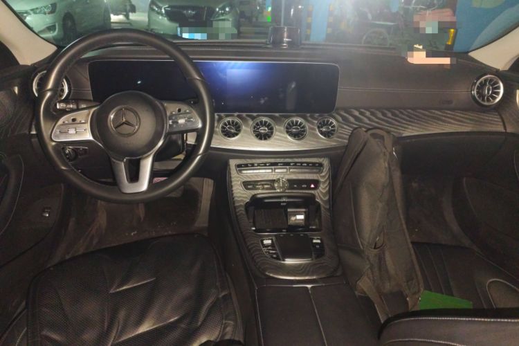 Used Mercedes-Benz CLS 2018 CLS 300 Dynamic Edition Interior 2