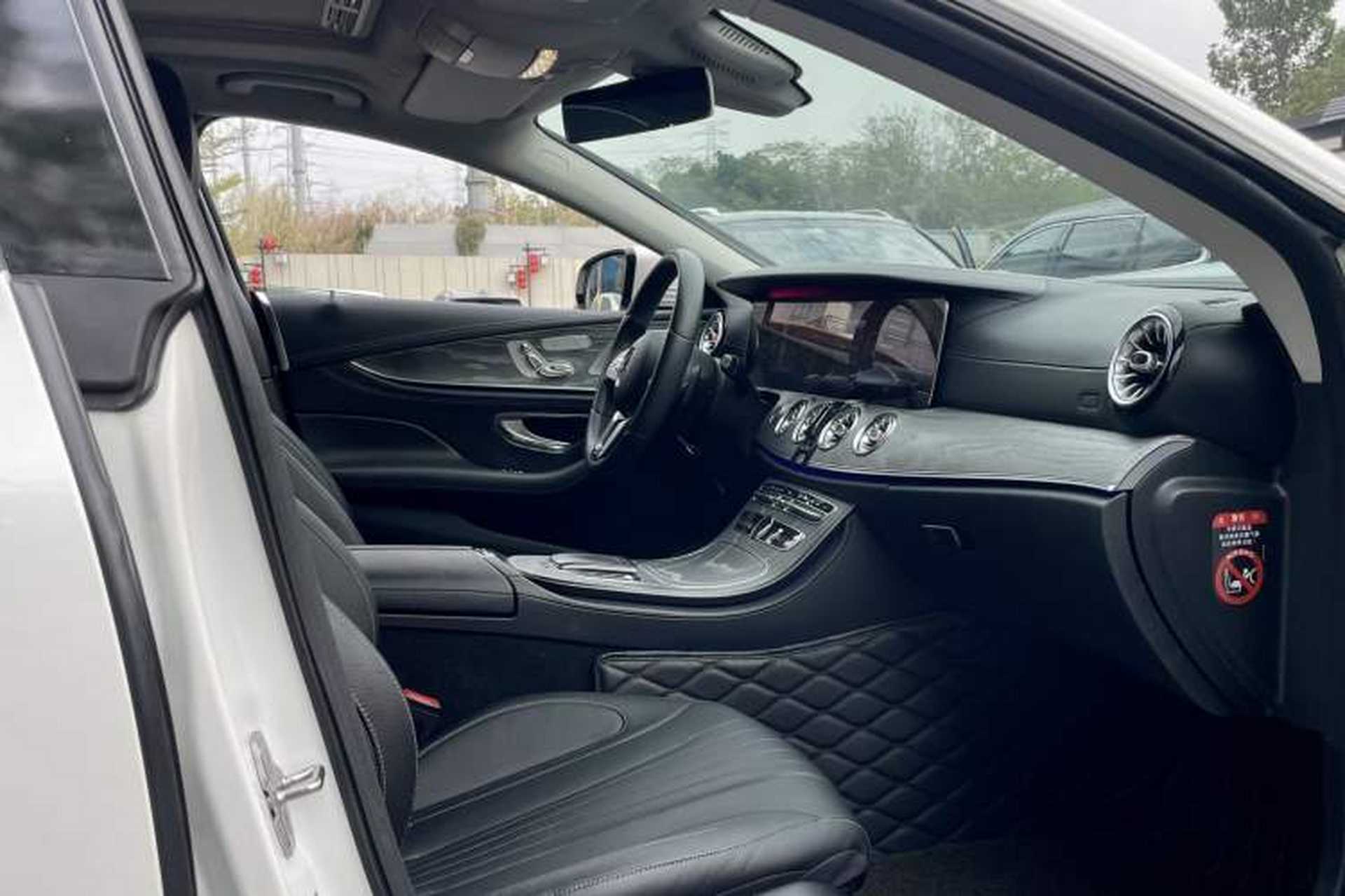 Used Mercedes-Benz CLS 2018 CLS 350 4MATIC Interior 3