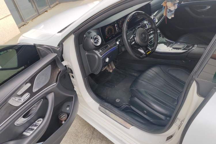 Used Mercedes-Benz CLS 2018 CLS 350 4MATIC Interior 3