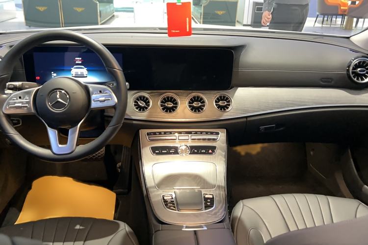 Used Mercedes-Benz CLS 2018 CLS 300 Dynamic Edition Interior 3