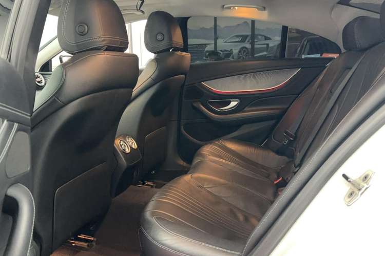 Used Mercedes-Benz CLS 2018 CLS 300 Dynamic Edition Interior 3