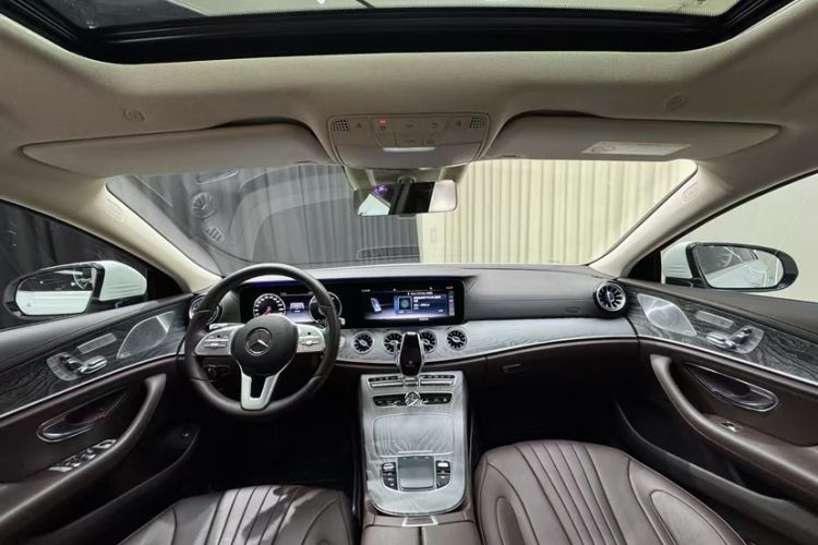 Used Mercedes-Benz CLS 2018 CLS 300 Luxury Model Interior 3