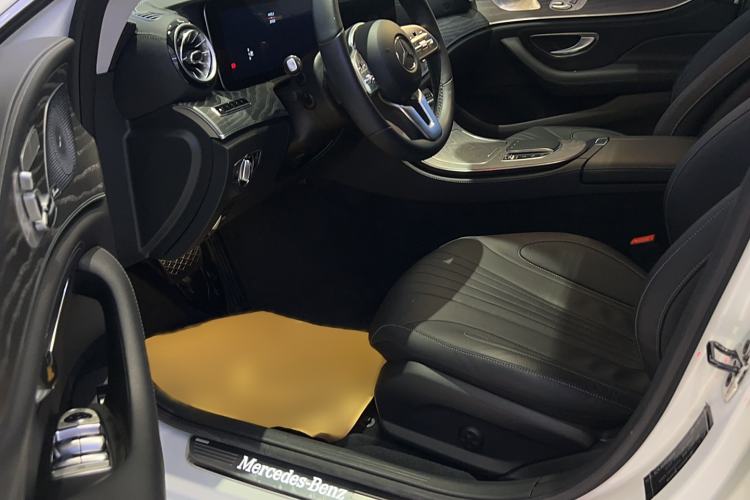 Used Mercedes-Benz CLS 2018 CLS 300 Dynamic Edition Left Front Seat