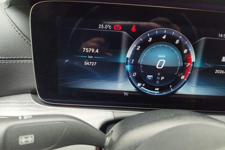 Used Mercedes-Benz CLS 2018 CLS 300 Luxury Model Odometer Close Up