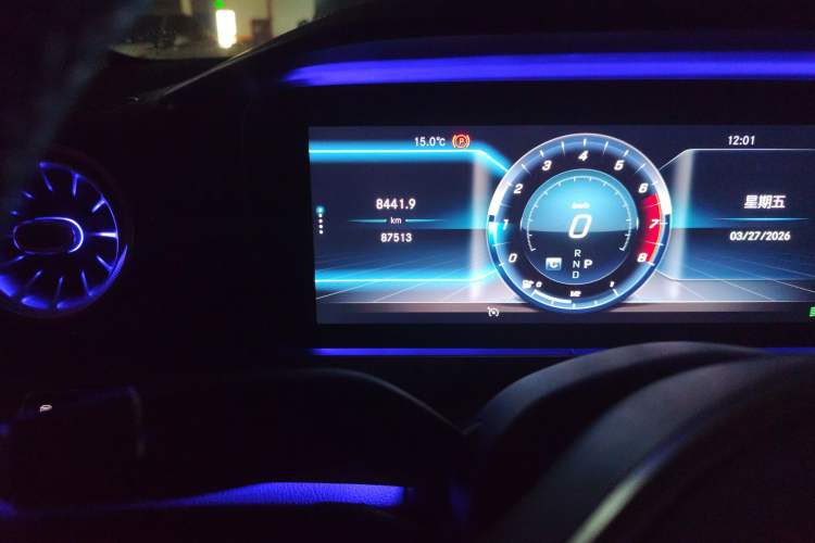 Used Mercedes-Benz CLS 2018 CLS 300 Dynamic Edition Odometer Close Up