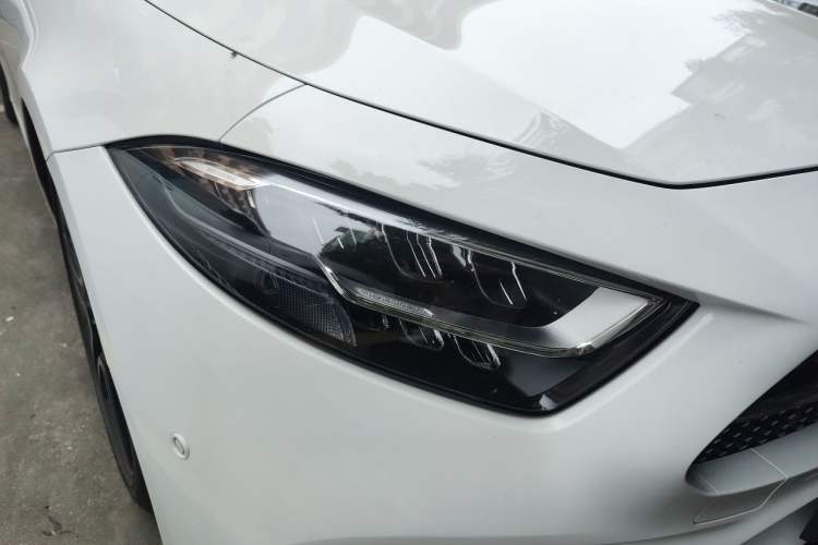Used Mercedes-Benz CLS 2018 CLS 300 Luxury Model Right Front Headlight