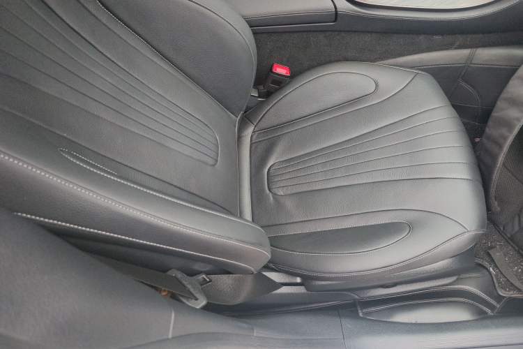 Used Mercedes-Benz CLS 2018 CLS 300 Dynamic Edition Right Front Seat